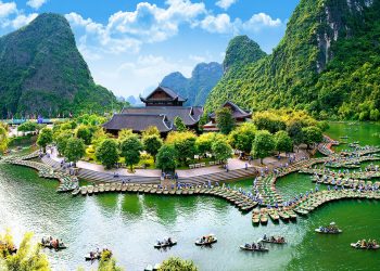Khám phá và trải nghiệm du lịch tự túc tại Tràng An