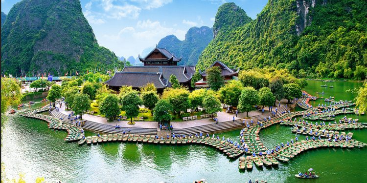 Khám phá và trải nghiệm du lịch tự túc tại Tràng An