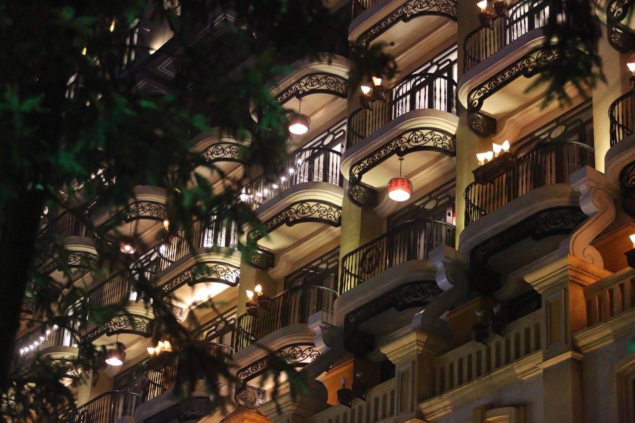 Hotel De La Coupole Spa về đêm