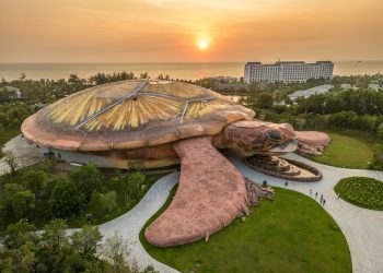 Ấn tượng với cung điện Hải Vương có hình rùa khổng lồ ở VinWonders Phú Quốc
