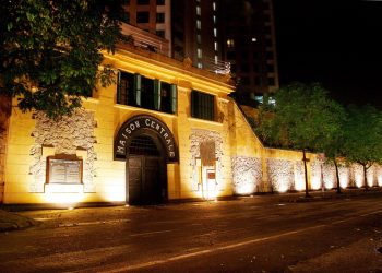 Tour đêm nhà tù Hỏa Lò, nơi giới trẻ tìm về hồn thiêng đất nước