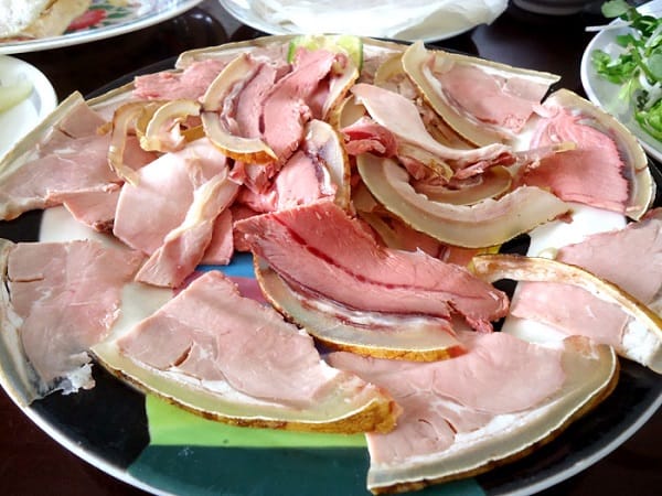 Bê thui cầu mống